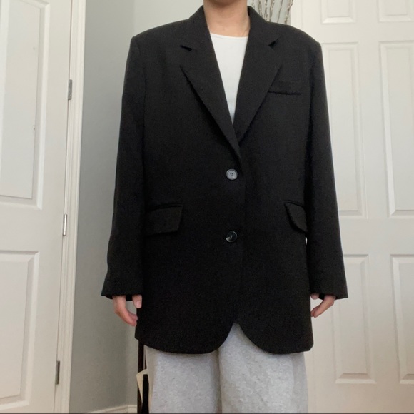 Common Unique Oversized Black Blazer - Picture 2 of 3